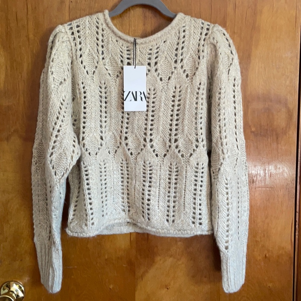 Brand New Zara Sweater. Size Medium